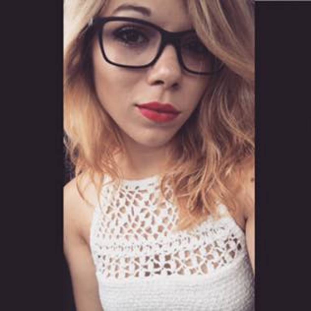 Meet your Posher, Kayla